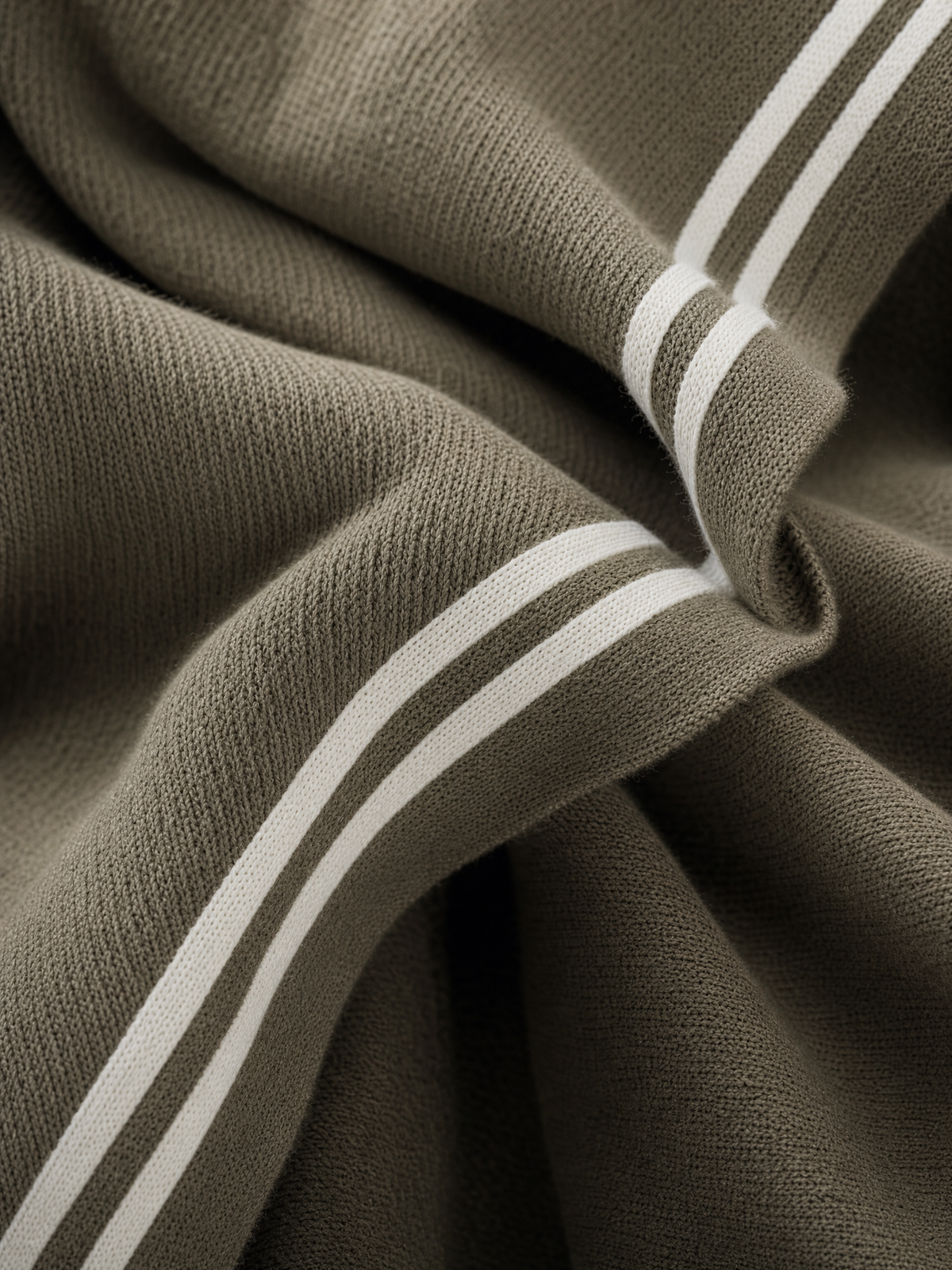 Marlowe™ Contrast-Trim Maxi Dress